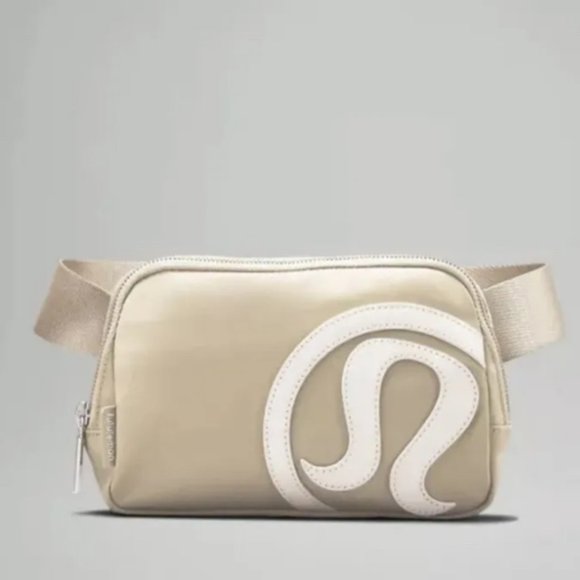 LULULEMON Everywhere Belt Bag Trench White Opal Om Logo Front 1L NWT - Picture 1 of 5